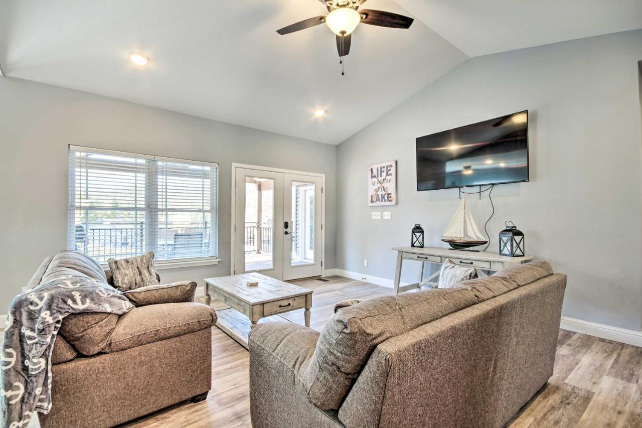 Lakefront Rocky Mount Home With Dock And Fire Pit Kültér fotó